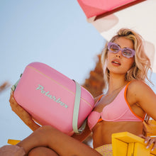 Lade das Bild in den Galerie-Viewer, Coolbox Polarbox retro 20L coolbox in bubblegum pink pop at the beach, stylishly keeping drinks cool.