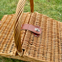 Afbeelding in Gallery-weergave laden, Picnic basket, the tweed fully fitted hamper for two people