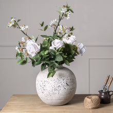 Carica l'immagine nel visualizzatore di Gallery, Tiber stone ceramic vase in two sizes