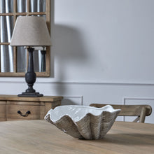 Afbeelding in Gallery-weergave laden, Large ceramic clam shell