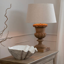 Afbeelding in Gallery-weergave laden, Large ceramic clam shell