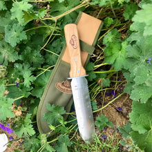 Indlæs billede til gallerivisning Hori Hori gardening weeder with sheath