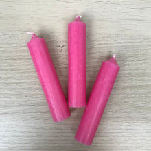 Carica l'immagine nel visualizzatore di Gallery, 10cm short dinner candles in a range of colours