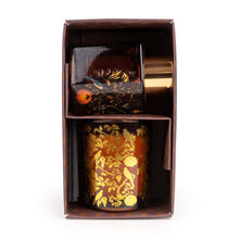 Charger l'image dans la galerie, Reed diffuser and candle gift set in elegant amber-toned vessels, featuring Eastern Bluebird artwork.