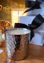 Afbeelding in Gallery-weergave laden, Pomegranate Noir scented candle