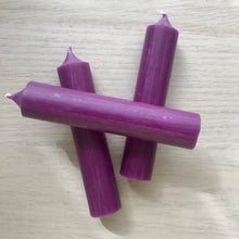 Carica l'immagine nel visualizzatore di Gallery, 10cm short dinner candles in a range of colours