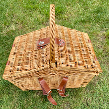 Afbeelding in Gallery-weergave laden, Picnic basket, the tweed fully fitted hamper for two people