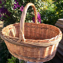 Carica l'immagine nel visualizzatore di Gallery, Willow Norfolk foraging & shopper basket