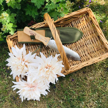 Indlæs billede til gallerivisning Hori Hori gardening weeder with sheath