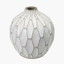 Indlæs billede til gallerivisning Gaudi white stoneware geometric design vase