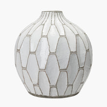Indlæs billede til gallerivisning Gaudi white stoneware geometric design vase
