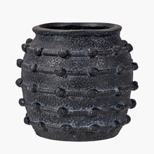 Indlæs billede til gallerivisning Bobbly nobbly planters in two sizes & colours