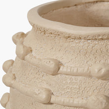Indlæs billede til gallerivisning Bobbly nobbly planters in two sizes & colours