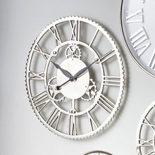 Charger l'image dans la galerie, Silver metal cog design round wall clock in two sizes