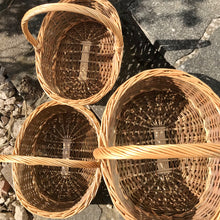 Carica l'immagine nel visualizzatore di Gallery, Willow foraging & shopper basket in three sizes