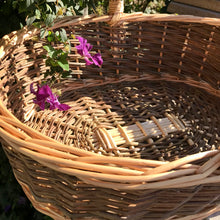Carica l'immagine nel visualizzatore di Gallery, Willow foraging & shopper basket in three sizes