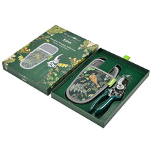 Charger l'image dans la galerie, Secateurs RHS endorsed pruner gift set in woodland wonders design with matching holster.