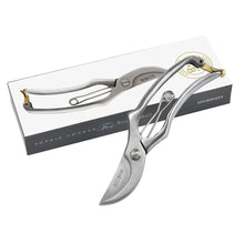 Afbeelding in Gallery-weergave laden, Sophie Conran secateurs with a sleek design, showcasing pruners in a stylish packaging for garden enthusiasts.
