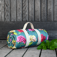 Lade das Bild in den Galerie-Viewer, Picnic blanket in teal by Sarah Kelleher 150 x 135cm
