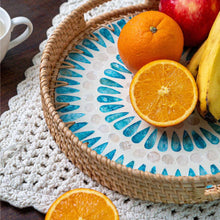 Charger l'image dans la galerie, Rattan ripple design 30cm serving tray