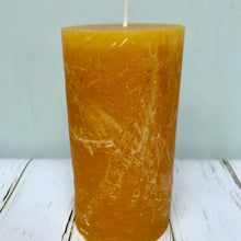 Indlæs billede til gallerivisning Rustic Pillar candle
