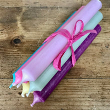 Load image into Gallery viewer, Antique brass leaf candle holder