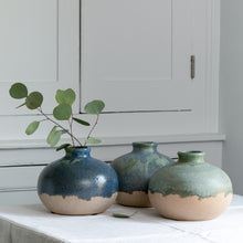 Load image into Gallery viewer, Dipped stem vase