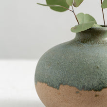 Load image into Gallery viewer, Dipped stem vase