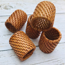 Indlæs billede til gallerivisning Balinese round rattan coaster with cowrie shells