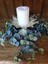 Carica l'immagine nel visualizzatore di Gallery, Frosted faux eucalyptus wreath