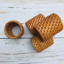 Indlæs billede til gallerivisning Balinese rattan napkin ring