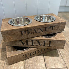 Afbeelding in Gallery-weergave laden, Personalised pet feeding station