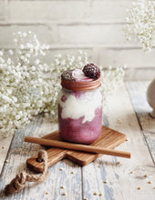 Load image into Gallery viewer, A set of reusable bamboo drinking straws