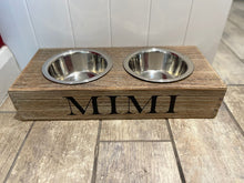 Afbeelding in Gallery-weergave laden, Personalised pet feeding station