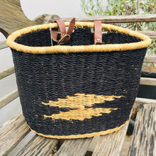 Charger l&#39;image dans la galerie, Hand woven bicycle basket - Ayme
