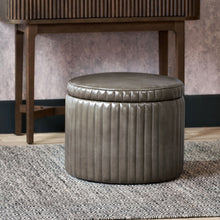 Afbeelding in Gallery-weergave laden, Storage Pouffe in vintage brown or peppercorn Leather
