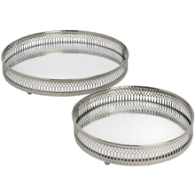 Afbeelding in Gallery-weergave laden, Set of two circular nickel plated trays
