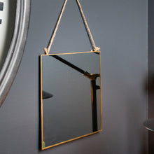 Carica l&#39;immagine nel visualizzatore di Gallery, Gold edged square hanging mirror
