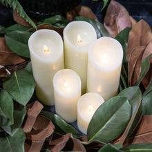 Lade das Bild in den Galerie-Viewer, Flickering flame 23cm LED wax pillar candle in three colours
