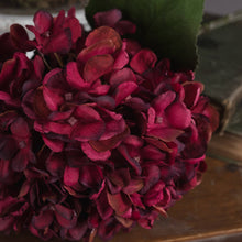 Carica l&#39;immagine nel visualizzatore di Gallery, Ruby red faux hydrangea
