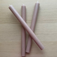 Lade das Bild in den Galerie-Viewer, 25cm tall dinner candles in a range of colours
