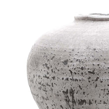 Carica l&#39;immagine nel visualizzatore di Gallery, Aged &amp; weathered stone ceramic vase
