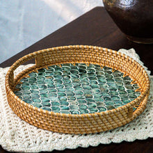 Charger l'image dans la galerie, Rattan cascade design 34cm serving tray
