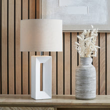 Charger l&#39;image dans la galerie, Tall white block shape ceramic table lamp
