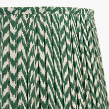 Lade das Bild in den Galerie-Viewer, Close-up of a mushroom pleat chevron design lampshade 50cm wide in green and cream colors.
