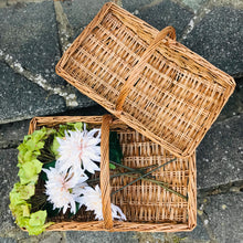 Lade das Bild in den Galerie-Viewer, Traditional willow garden trug in two sizes
