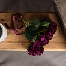 Lade das Bild in den Galerie-Viewer, faux purple hydrangea bouquet
