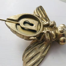 Load image into Gallery viewer, Gold Bumble bee large hook
