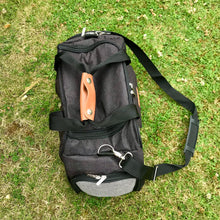 Load image into Gallery viewer, Fully equipped 6 person picnic holdall
