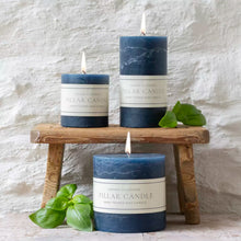 Charger l&#39;image dans la galerie, Rustic Pillar candle
